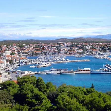 Gostinjska kuća Apartments And Rooms By The Sea Vodice - 6182 Vodice