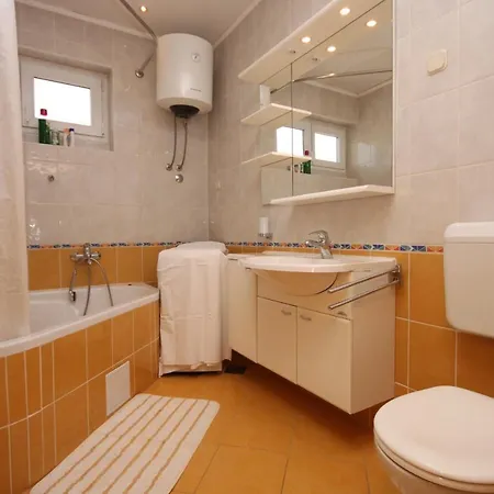 Apartments And Rooms By The Sea Vodice - 6182 Gostinjska kuća Vodice