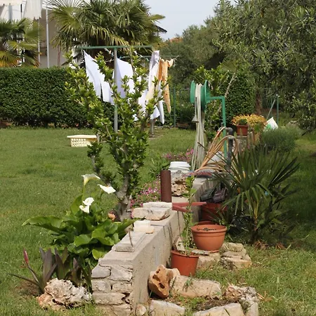 Apartments And Rooms By The Sea Vodice - 6182 3* Vodice