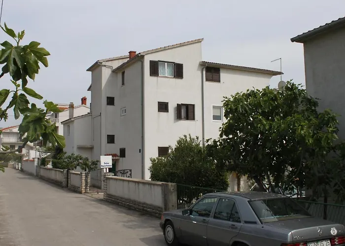 Gasthuis And By The Sea - 6182 3*