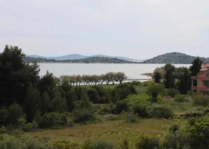 And By The Sea - 6182 3* Vodice