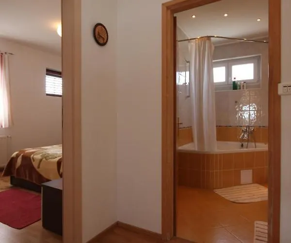 Guest house Apartments And Rooms By The Sea Vodice - 6182 3*