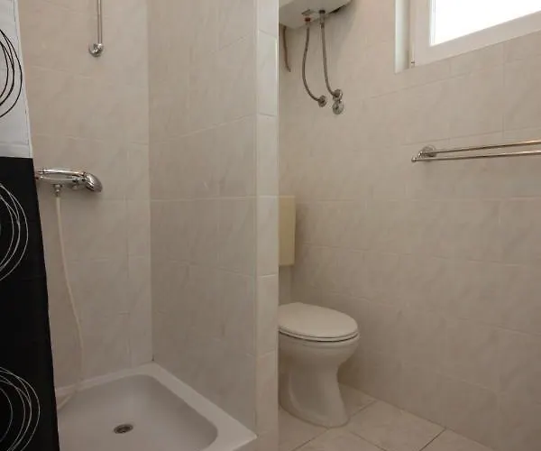 And By The Sea - 6182 3* Vodice