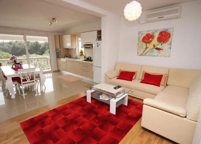 And By The Sea - 6182 3* Vodice