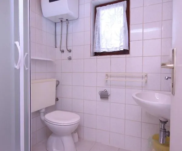 Apartments And Rooms By The Sea Vodice - 6182 Guest house 3*