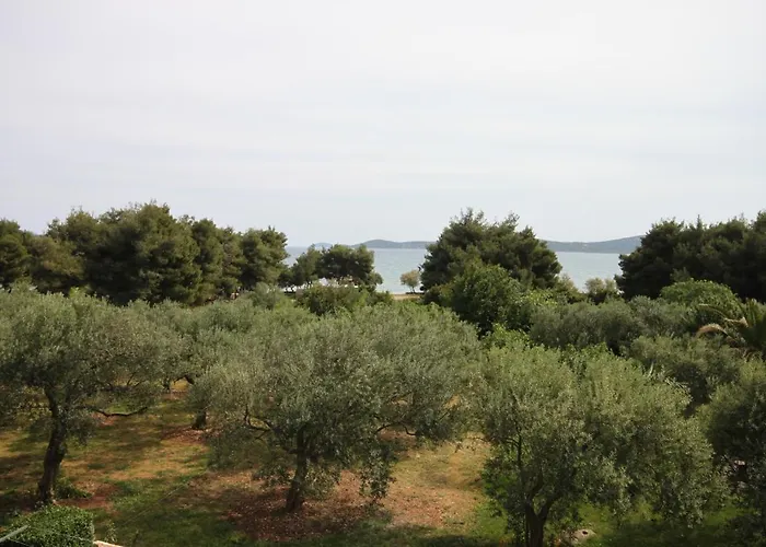 Apartments And Rooms By The Sea Vodice - 6182 3* Vodice