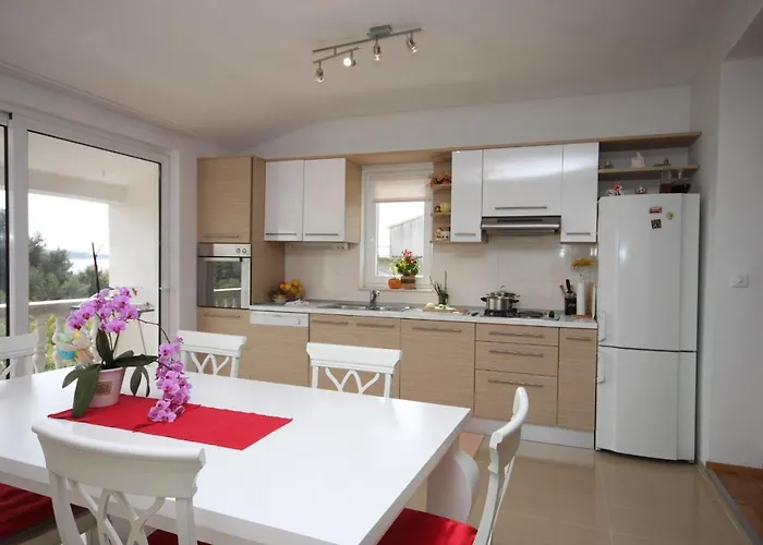 Gasthuis And By The Sea - 6182 3*