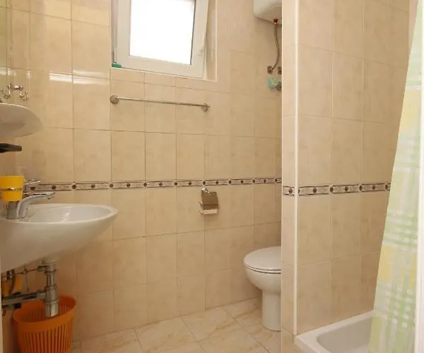 Apartments And Rooms By The Sea Vodice - 6182 Guest house