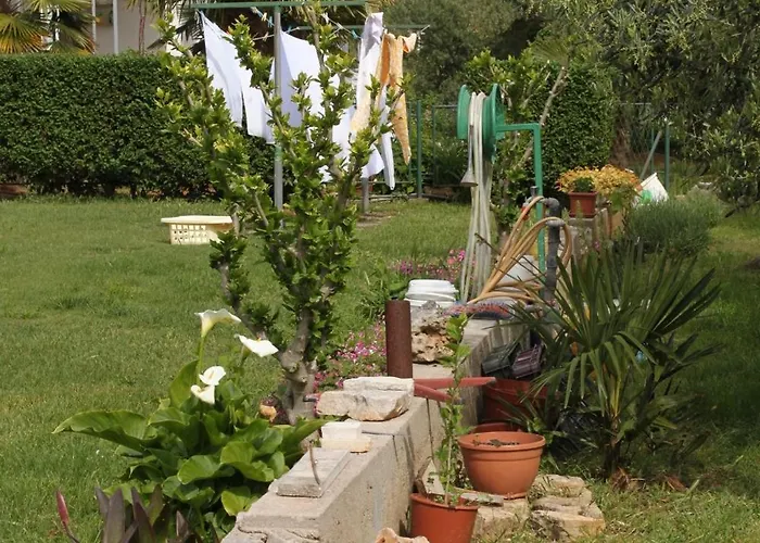 Apartments And Rooms By The Sea Vodice - 6182 3* Vodice