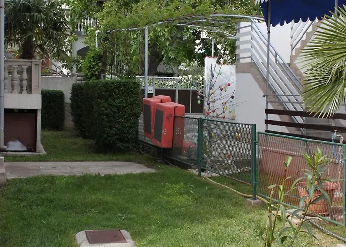 Apartments And Rooms By The Sea Vodice - 6182 Guest house Vodice